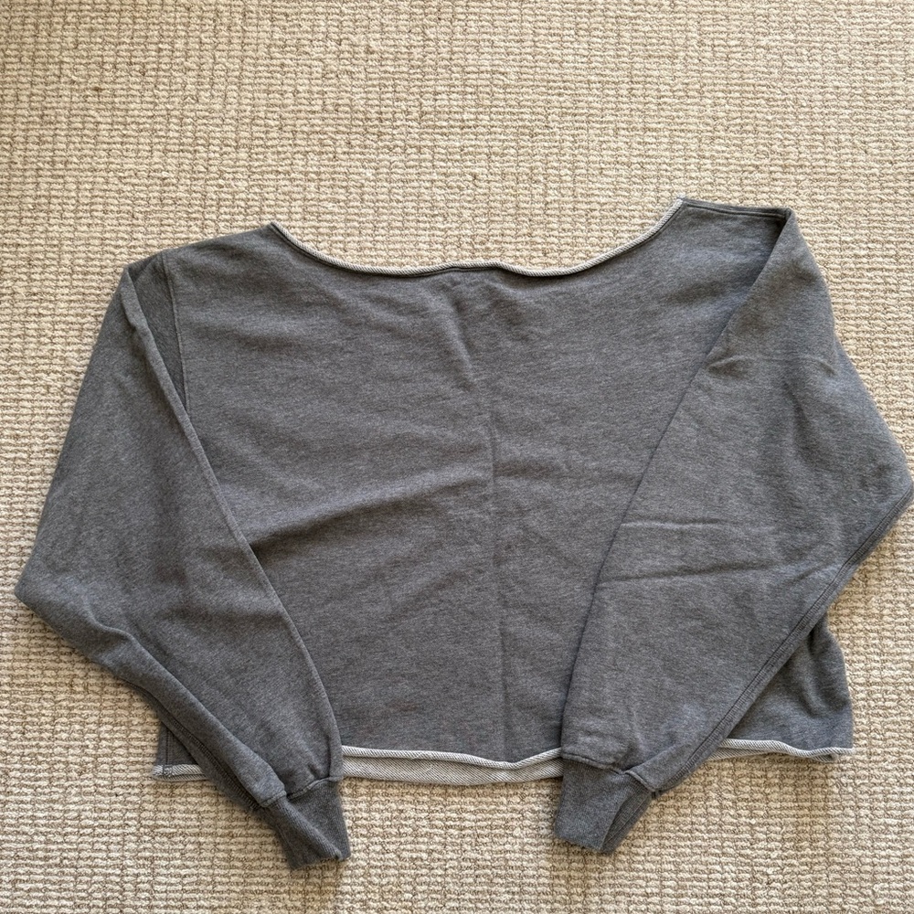 Aritzia Sweat fleece sweatshirt and shorts - Picture 2 of 8